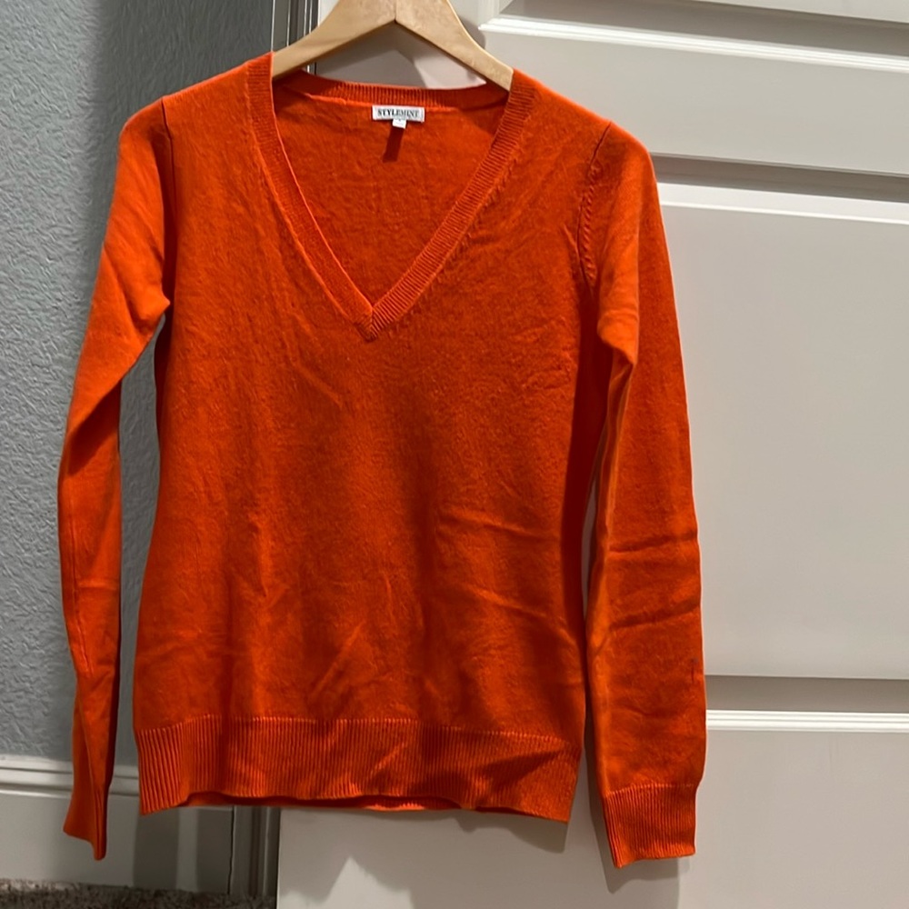 Style mint orange cashmere sweater, size S, great condition